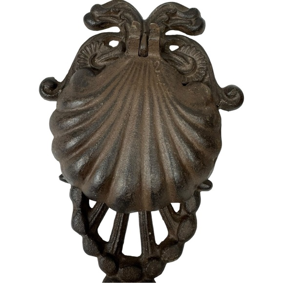 Vintage Set Of 2 Heavy Large Cast Iron Door Knocker Wall Mount Scallop Shell - Picture 2 of 7